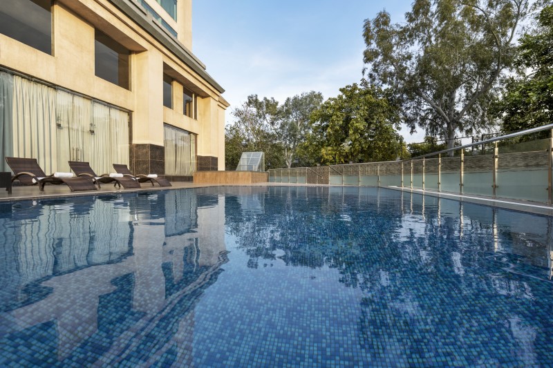 Ramada by Wyndham New Delhi Pitampura - Swimming Pool